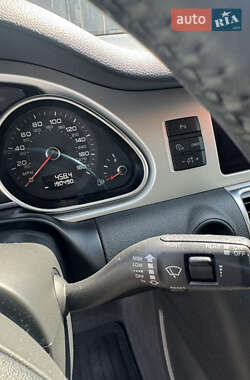 Позашляховик / Кросовер Audi Q7 2013 в 