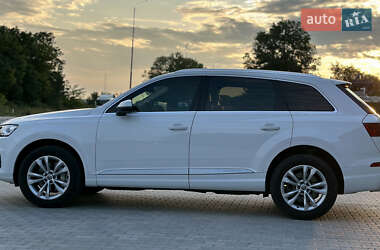 Позашляховик / Кросовер Audi Q7 2018 в 