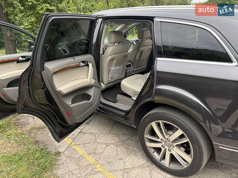 Позашляховик / Кросовер Audi Q7 2014 в Кам'янському