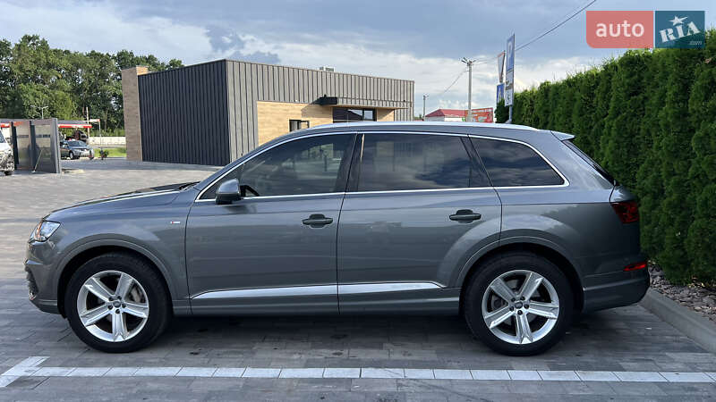 Позашляховик / Кросовер Audi Q7 2016 в Луцьку