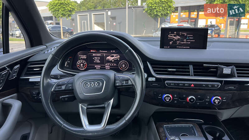 Позашляховик / Кросовер Audi Q7 2016 в Луцьку