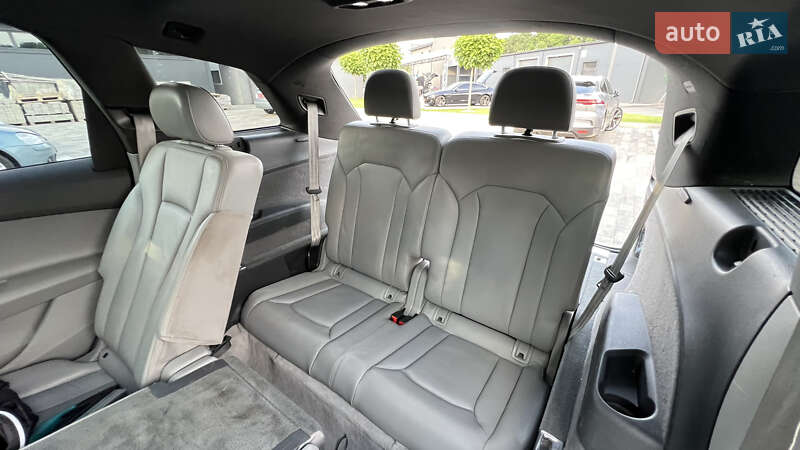 Позашляховик / Кросовер Audi Q7 2016 в Луцьку