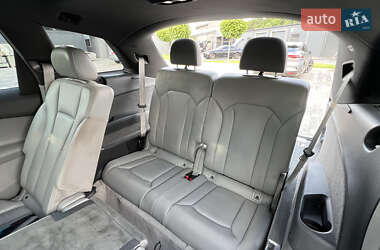 Внедорожник / Кроссовер Audi Q7 2016 в 