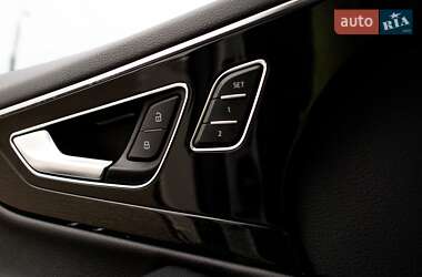 Позашляховик / Кросовер Audi Q7 2018 в 