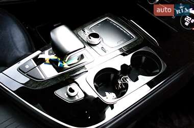 Позашляховик / Кросовер Audi Q7 2018 в 