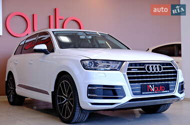 Внедорожник / Кроссовер Audi Q7 2015 в 