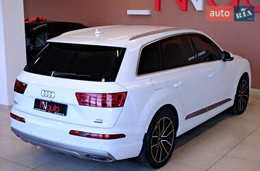 Внедорожник / Кроссовер Audi Q7 2015 в 