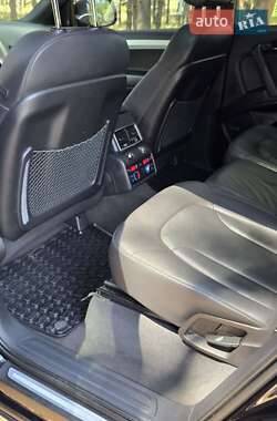 Позашляховик / Кросовер Audi Q7 2013 в 