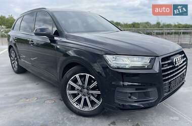 Позашляховик / Кросовер Audi Q7 2019 в 