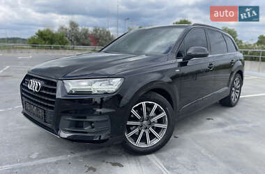 Позашляховик / Кросовер Audi Q7 2019 в 