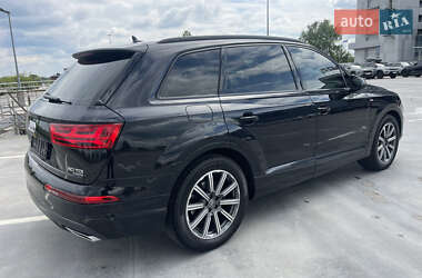 Позашляховик / Кросовер Audi Q7 2019 в 