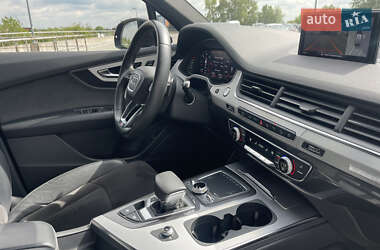 Позашляховик / Кросовер Audi Q7 2019 в 