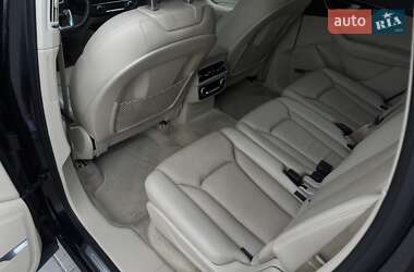 Позашляховик / Кросовер Audi Q7 2016 в 