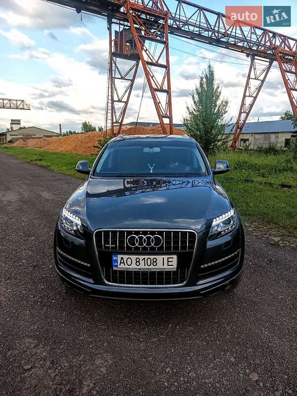 Позашляховик / Кросовер Audi Q7 2013 в Тячеві