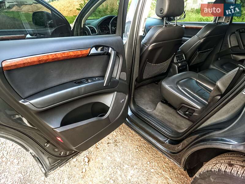 Позашляховик / Кросовер Audi Q7 2013 в Тячеві