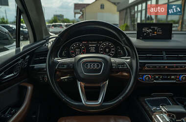 Внедорожник / Кроссовер Audi Q7 2016 в 