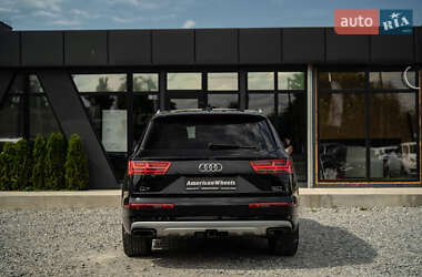 Внедорожник / Кроссовер Audi Q7 2016 в 