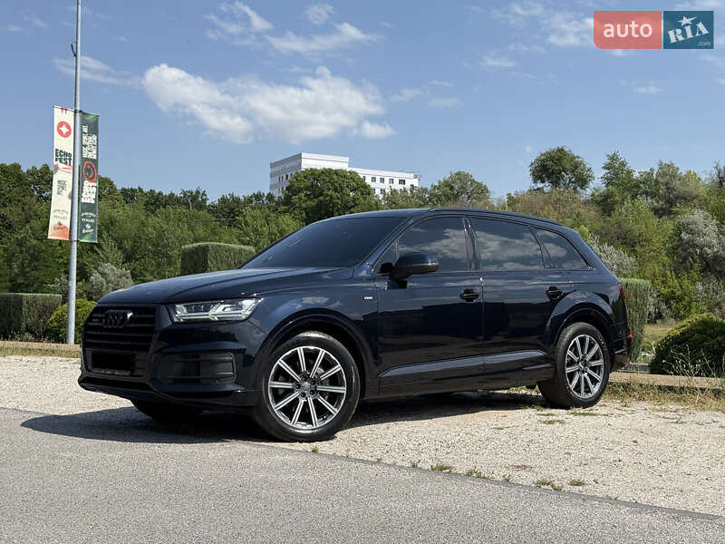 Позашляховик / Кросовер Audi Q7 2016 в Дніпрі