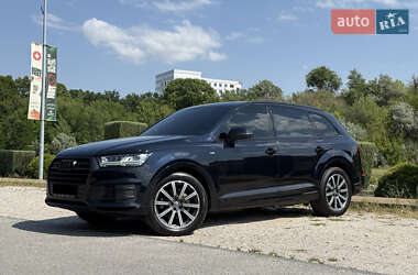 Внедорожник / Кроссовер Audi Q7 2016 в 