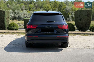 Внедорожник / Кроссовер Audi Q7 2016 в 