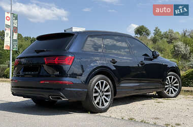 Внедорожник / Кроссовер Audi Q7 2016 в 