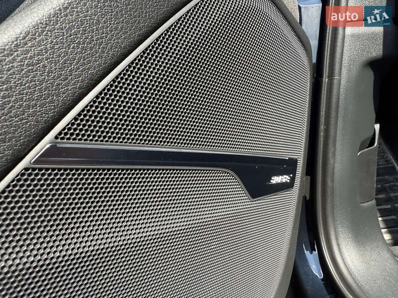 Позашляховик / Кросовер Audi Q7 2016 в Дніпрі