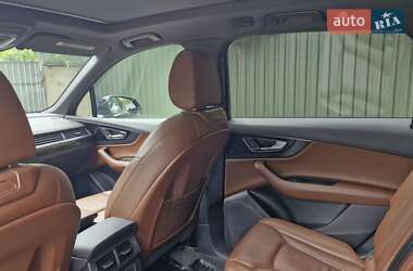 Внедорожник / Кроссовер Audi Q7 2016 в 