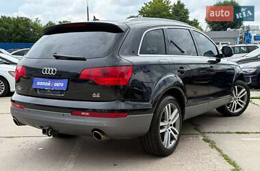 Позашляховик / Кросовер Audi Q7 2007 в 