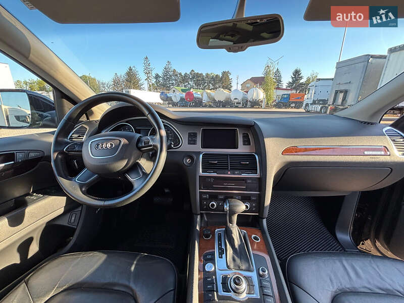 Позашляховик / Кросовер Audi Q7 2015 в Хусті