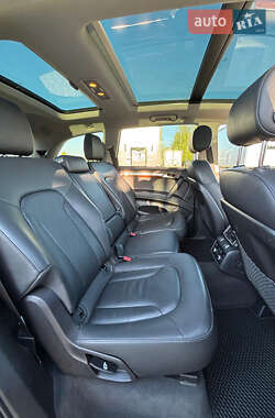 Внедорожник / Кроссовер Audi Q7 2015 в 