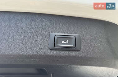 Внедорожник / Кроссовер Audi Q7 2013 в 