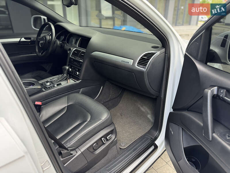 Позашляховик / Кросовер Audi Q7 2013 в Яворові