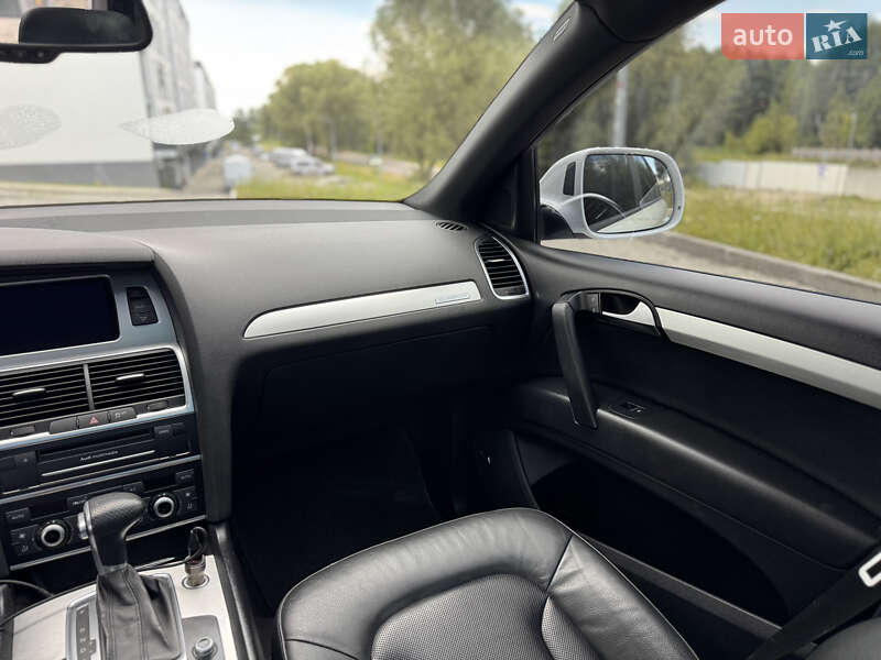 Позашляховик / Кросовер Audi Q7 2013 в Яворові