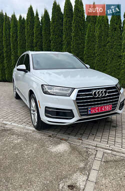 Позашляховик / Кросовер Audi Q7 2017 в 
