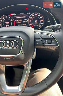 Позашляховик / Кросовер Audi Q7 2017 в 