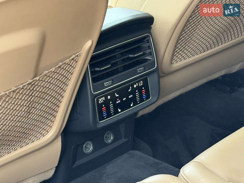 Внедорожник / Кроссовер Audi Q7 2021 в Ровно