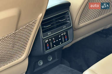 Позашляховик / Кросовер Audi Q7 2021 в 