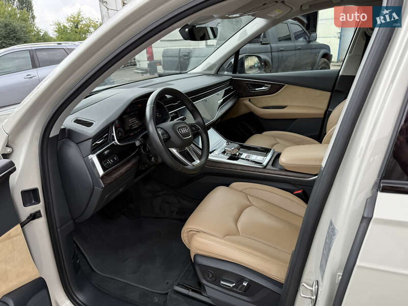 Внедорожник / Кроссовер Audi Q7 2021 в Ровно