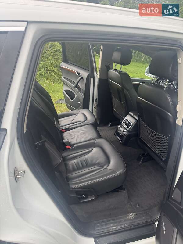 Позашляховик / Кросовер Audi Q7 2015 в Чернівцях