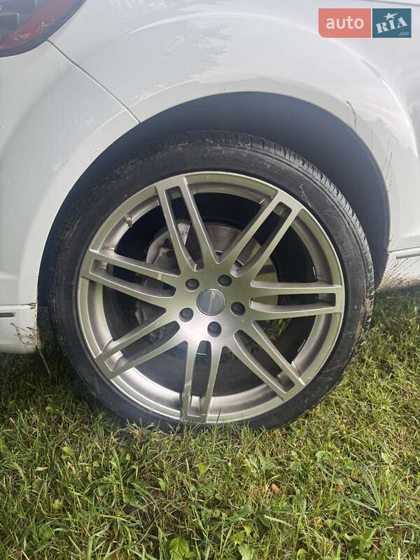 Позашляховик / Кросовер Audi Q7 2015 в Чернівцях