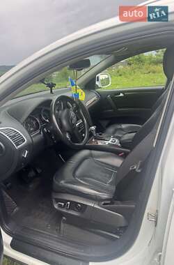 Внедорожник / Кроссовер Audi Q7 2015 в 