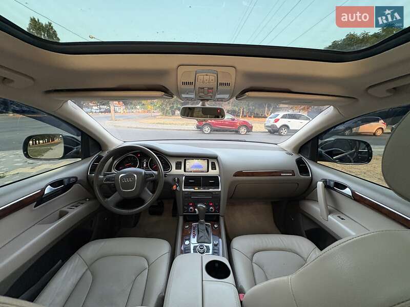 Внедорожник / Кроссовер Audi Q7 2011 в Одессе