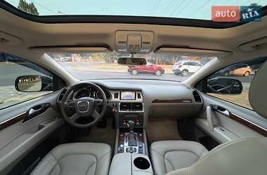 Внедорожник / Кроссовер Audi Q7 2011 в 