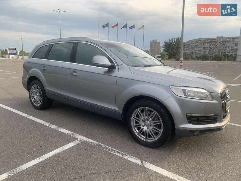 Внедорожник / Кроссовер Audi Q7 2007 в 