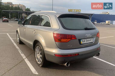 Внедорожник / Кроссовер Audi Q7 2007 в 