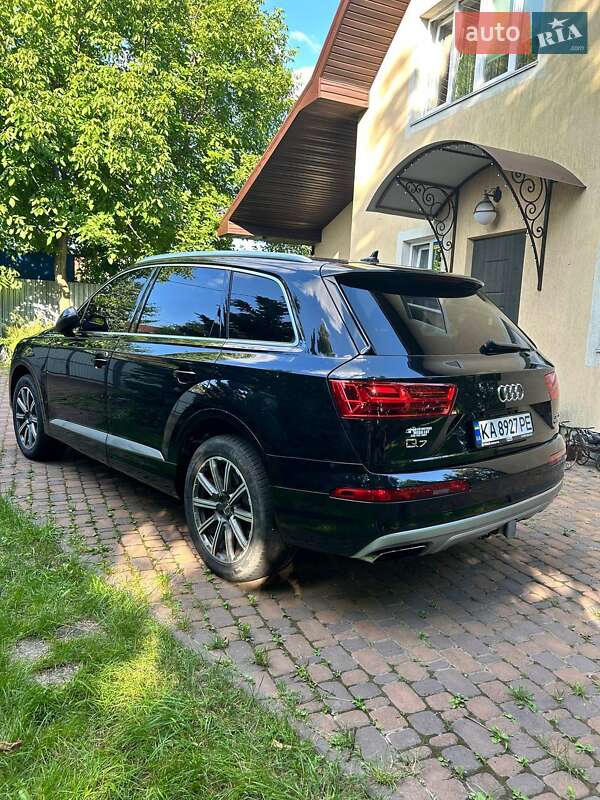 Внедорожник / Кроссовер Audi Q7 2017 в Киеве
