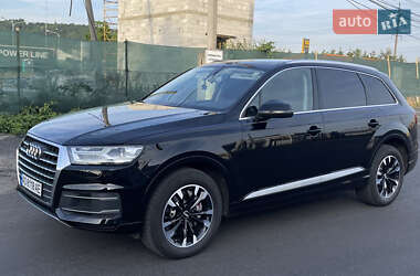 Внедорожник / Кроссовер Audi Q7 2016 в 