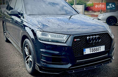 Позашляховик / Кросовер Audi Q7 2016 в 