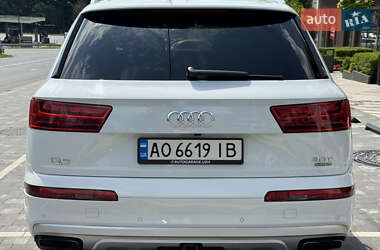 Позашляховик / Кросовер Audi Q7 2017 в 