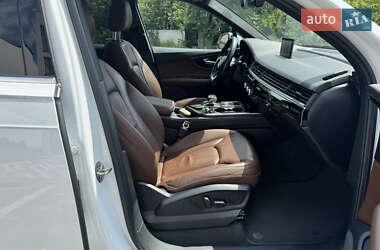 Позашляховик / Кросовер Audi Q7 2017 в 